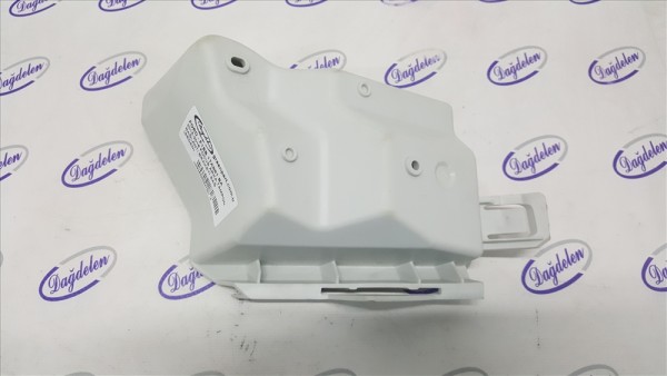 2015-2018 FOCUS ARKA TAMPON BAĞLANTI BRAKETİ SAĞ (SEDAN)