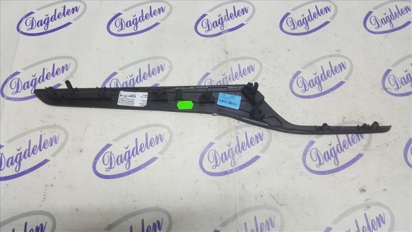 2018 FOCUS SAĞ ÖN KAPI PANEL ÇITASI ÜST