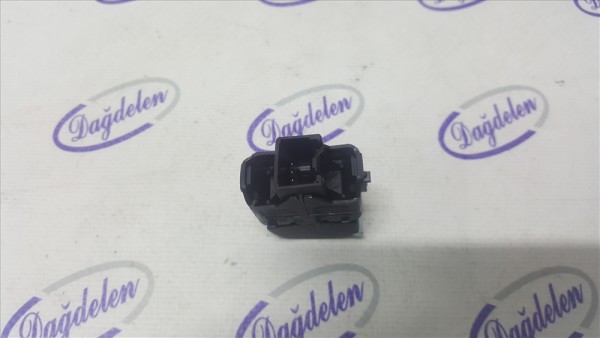 2014-2017 FOCUS/KUGA CAM AÇMA DÜĞMESİ