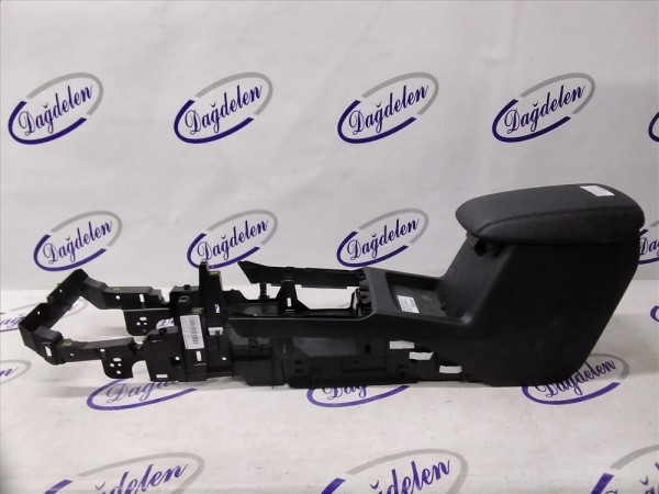 2018 FOCUS ARA KONSOL GÖVDESİ (ÇIKMA)