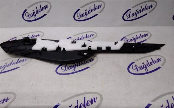 2018 FOCUS ARA KONSOL YAN KAPAK SOL (ÇIKMA)