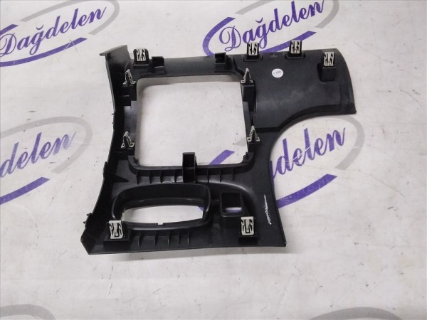 2018 FOCUS DİREKSİYON ALT KAPAK (ÇIKMA)