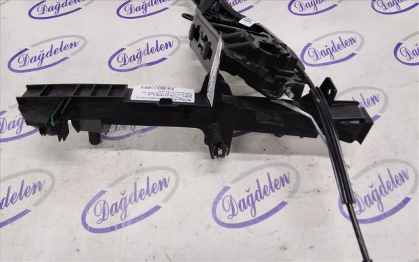 2018 FOCUS KAPI KİLİDİ SOL ÖN YAN BAKALİT (ÇIKMA)