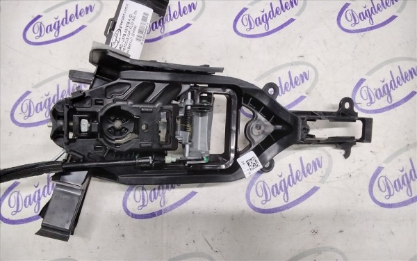 2018 FOCUS KAPI KİLİT BRAKETİ SOL ÖN (ÇIKMA)