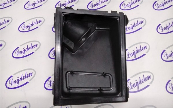 2018 FOCUS HAVA FİLTRE KUTUSU ÜST KAPAK (ÇIKMA)