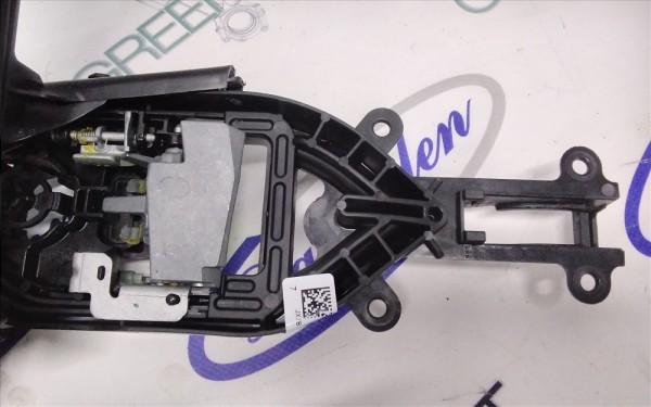 2018 FOCUS SAĞ ÖN KAPI KİLİT BRAKETİ (ÇIKMA)