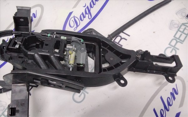 2018 FOCUS SAĞ ÖN KAPI KİLİT BRAKETİ (ÇIKMA)