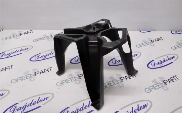 2018 FOCUS ALT KEÇE BRAKETİ SAĞ ARKA (ÇIKMA)