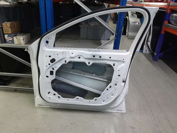 2018 FOCUS SAĞ ÖN KAPI (HASARLI/ÇIKMA)