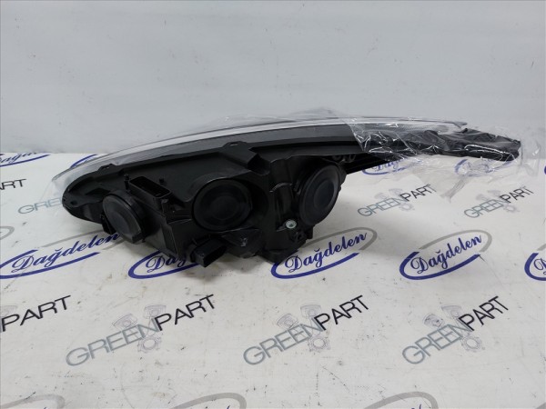 2015-2018 FOCUS SAĞ FAR SİYAH ZEMİN (YAN SANAYİ)