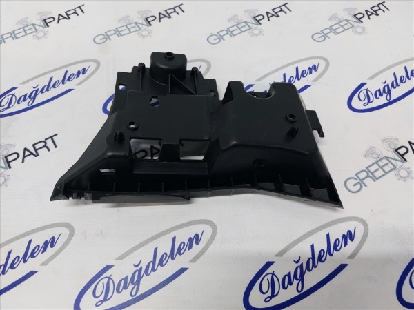 2018 FOCUS ARKA TAMPON BRAKETİ SAĞ (SEDAN/YAN SANAYİ)