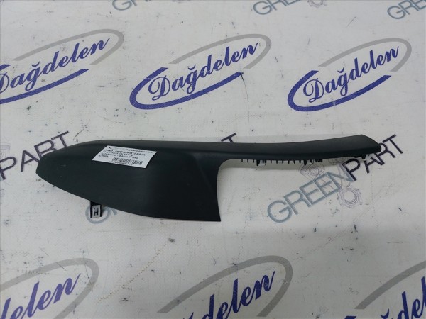 2018 FOCUS ÖN KAPI İÇ TUTAMAK ALT BAKALİTİ SAĞ (ÇIKMA)