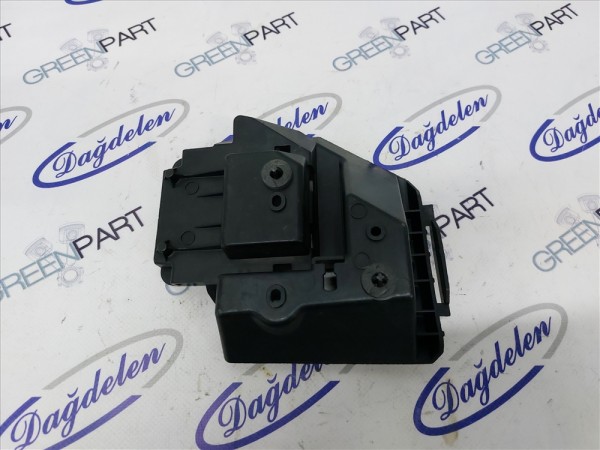 2018 FOCUS ARKA TAMPON BRAKETİ SAĞ