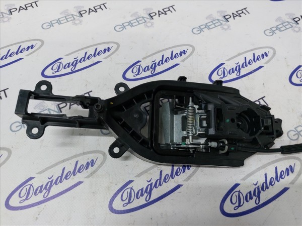 2018 FOCUS SAĞ ÖN KAPI KİLİT BRAKETİ