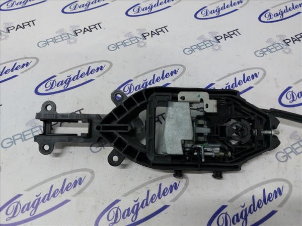 2018 FOCUS SAĞ ÖN KAPI KİLİT BRAKETİ