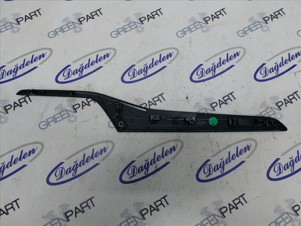 2018 FOCUS SAĞ ÖN KAPI PANEL ÇITASI ÜST