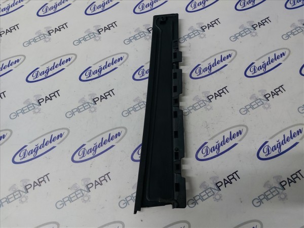 2018 FOCUS DİREK KAPLAMASI SAĞ ARKA (ÇIKMA)