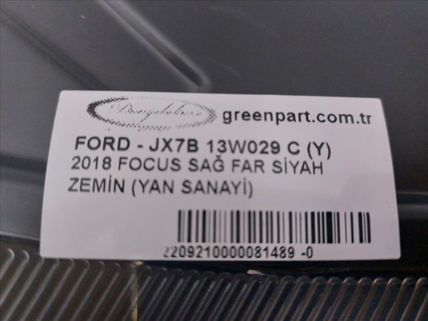 2018 FOCUS SAĞ FAR SİYAH ZEMİN (YAN SANAYİ)
