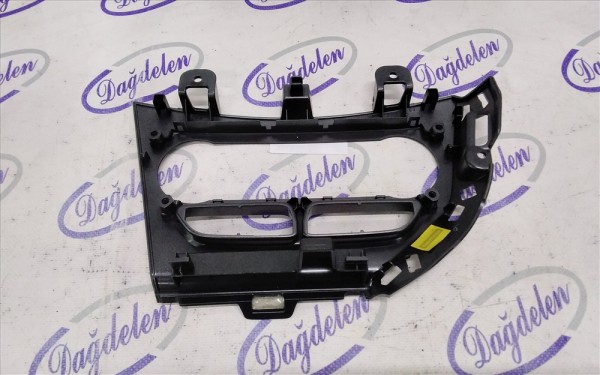 2011-2014 FOCUS KLİMA PANEL ÇERÇEVESİ (ÇIKMA)