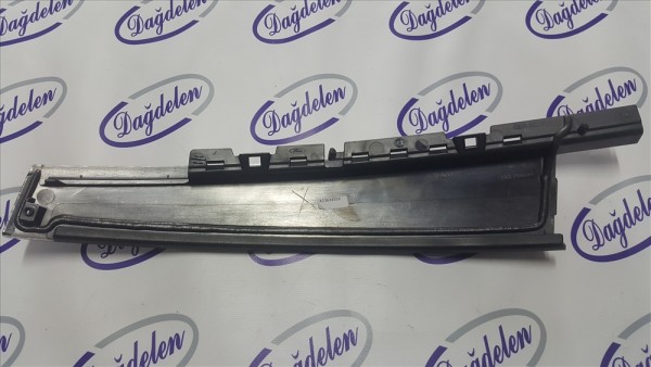 2018 FOCUS KAPI DİREK BAKALİTİ SOL ÖN (SEDAN)