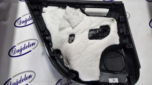 2018 FOCUS DÖŞEME ARKA SAĞ KAPI İC KAPLAMASI