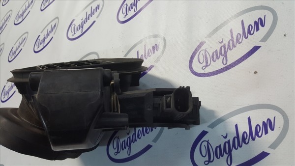 2011/2015 FOCUS YAKIT DEPO KAPAK YUVASI( KUMANDALI HATCBACK)