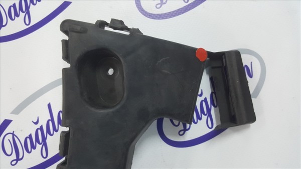 2011/2015 FOCUS TAMPON ARKA BAĞLANTI BRAKETİ SOL (SEDAN)