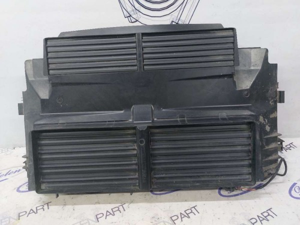 2011-2014 FOCUS 1.6 BENZİNLİ RADYATÖR IZGARASI (ÇIKMA)