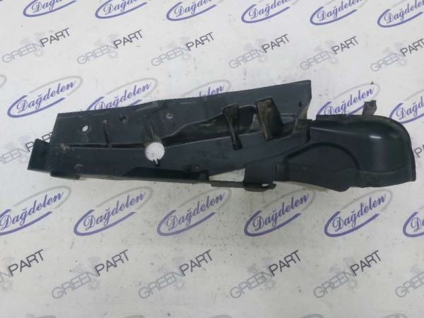 2005-2011 FOCUS/C-MAX ÖN ÇAMURLUK BRAKETİ SAĞ (ÇIKMA)