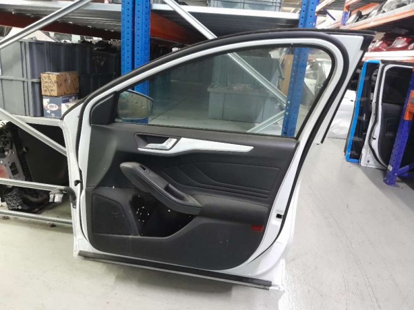 2018- FOCUS SAĞ ÖN KAPI (DOLU/ÇIKMA)