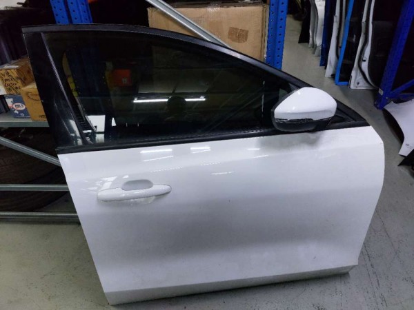 2018- FOCUS SAĞ ÖN KAPI (DOLU/ÇIKMA)