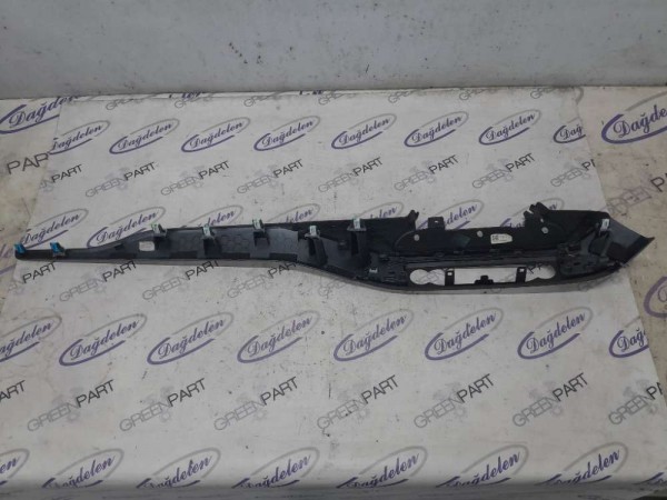 2018- FOCUS ÖN TORPİDO ELEKTRONİK PANEL ÇITASI (ÇIKMA)