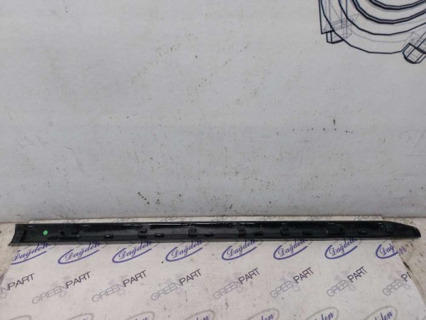 RENAULT CLİO 5 ÖN KAPI BANDI SOL (ÇIKMA)