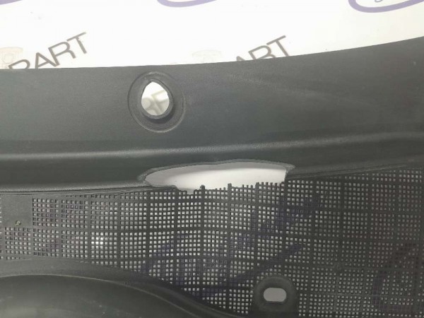 2018- FİESTA ÖN CAM IZGARASI (ÇIKMA-HASARLI)