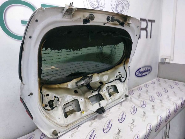 2017 FİESTA BAGAJ KAPAĞI KOMPLE (ÇIKMA)