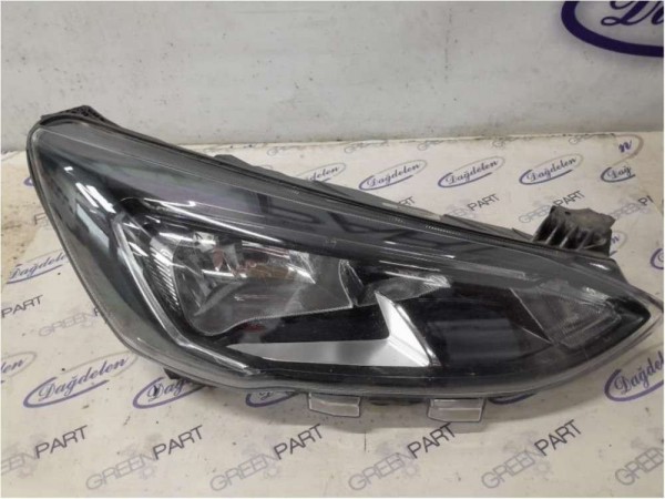 2018 FOCUS ÖN FAR SİYAH ZEMİN SAĞ ( Y.S.İADE )