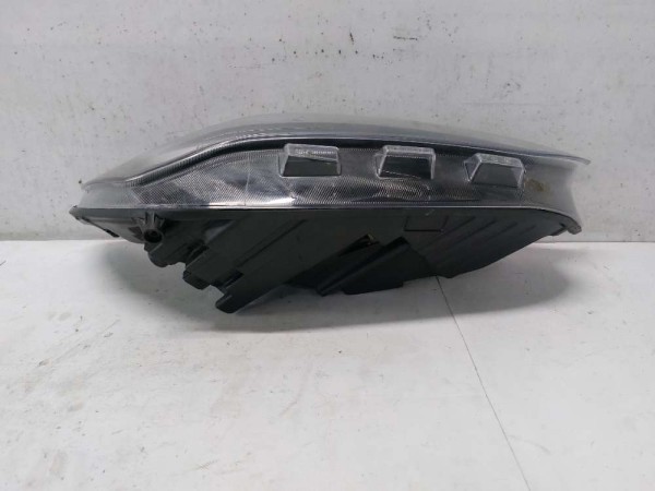 2023 FOCUS SAĞ ÖN FAR (ÇIKMA-HASARLI)