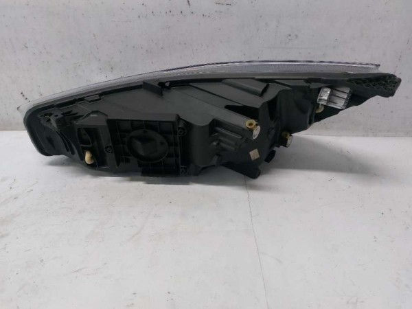 2023 FOCUS SAĞ ÖN FAR (ÇIKMA-HASARLI)