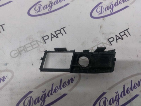 2023 FOCUS PARK SENSÖR YUVASI SAĞ (ÇIKMA)