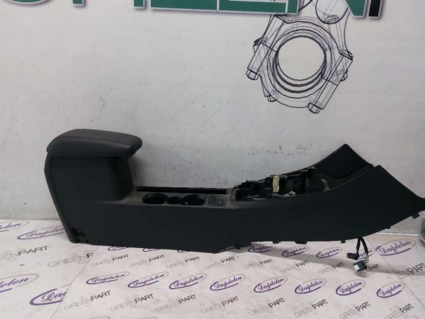 2018 FİESTA ARA KONSOL (ÇIKMA)