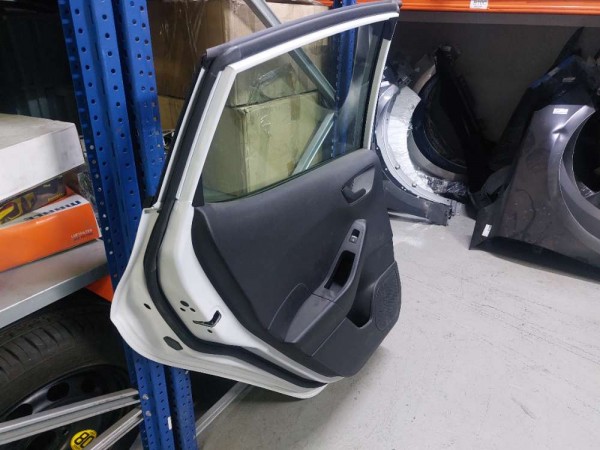 2018 FİESTA ARKA KAPI SOL (DOLU/ÇIKMA)