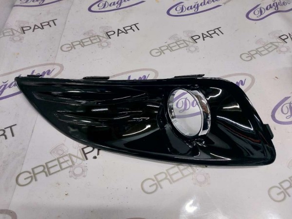 2013-2017 FİESTA SİS ÇERÇEVESİ SAĞ (YAN SANAYİ)