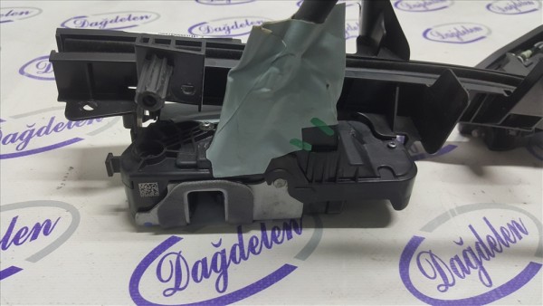 2018 FOCUS SAĞ ÖN KAPI KİLİDİ